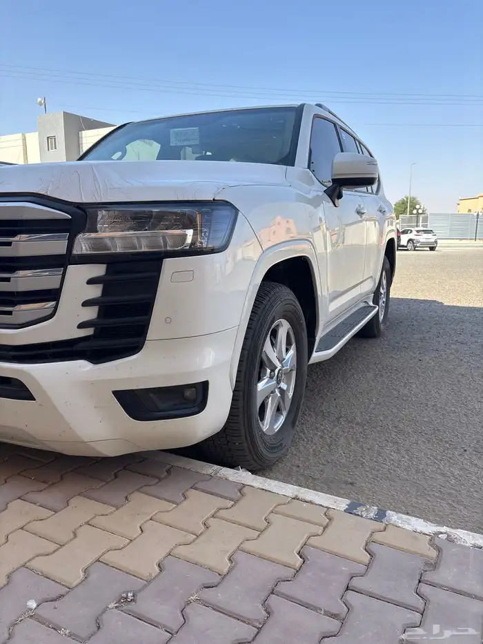 لاندكروزر2025 4