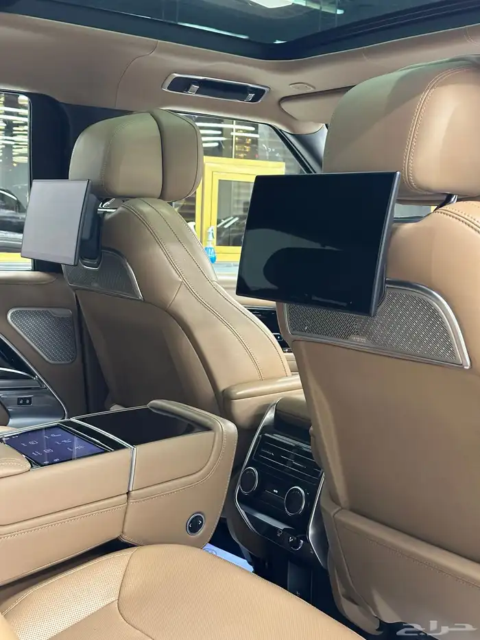 رنج روفر اوتوبيوجرفي 2023 19