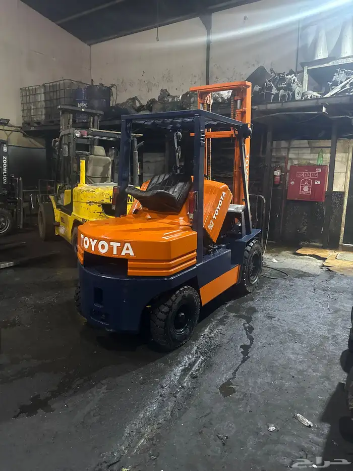 للبيع رافعه شوكيه تيوتا 3 طن 1