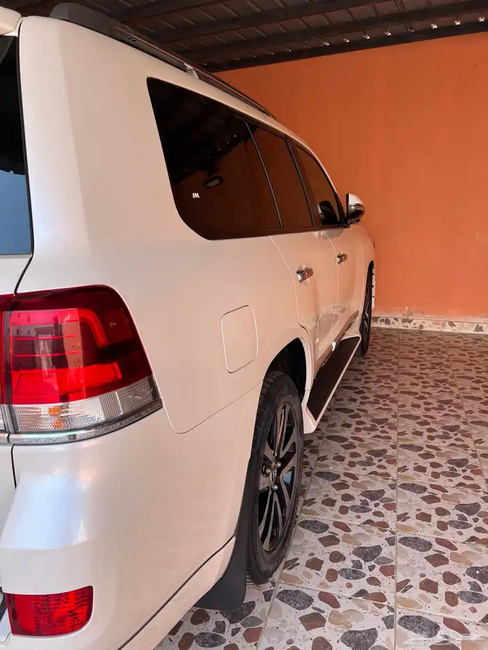 لاند كلروزر 2019 قراند تونق 17