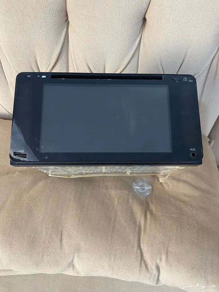 يوجد شاشة راديو للبيع تركب على اغلب السيارات 0