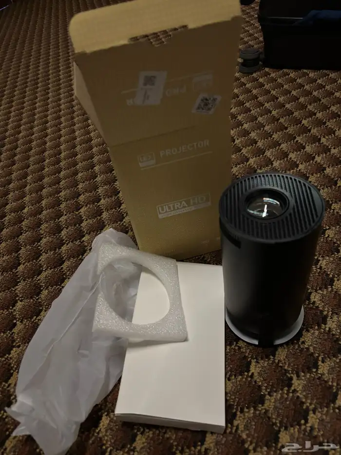 بروجكتر بحالة الجديد تماما 5