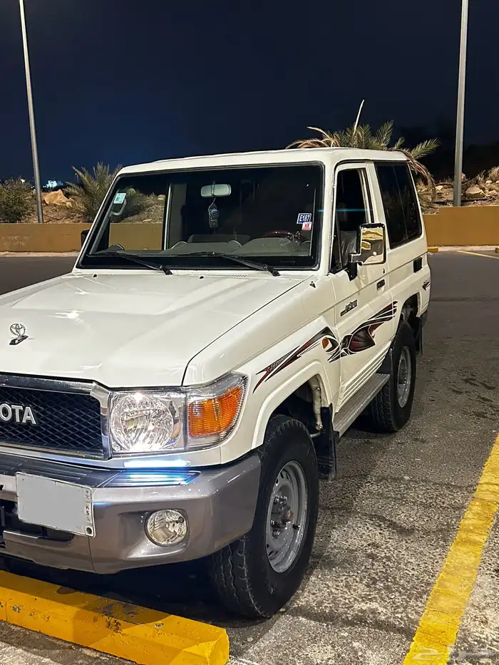 ربع تويوتا مخزن 0