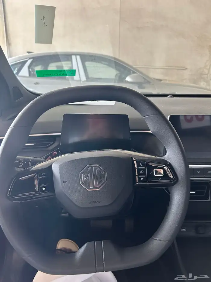 ام جي ثري ستاندر 2023 8