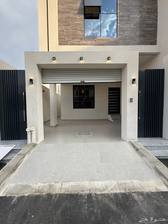 للبيع ارواف علويه وشقق ارضيه ببايكة سيارة ف احد رفيده 3