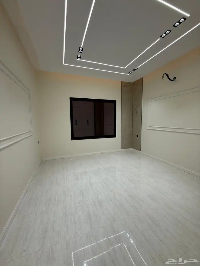 للبيع شقق ارضيه ببايكة سيارة وشقق علويه بمصعد ف حي الموسي 35