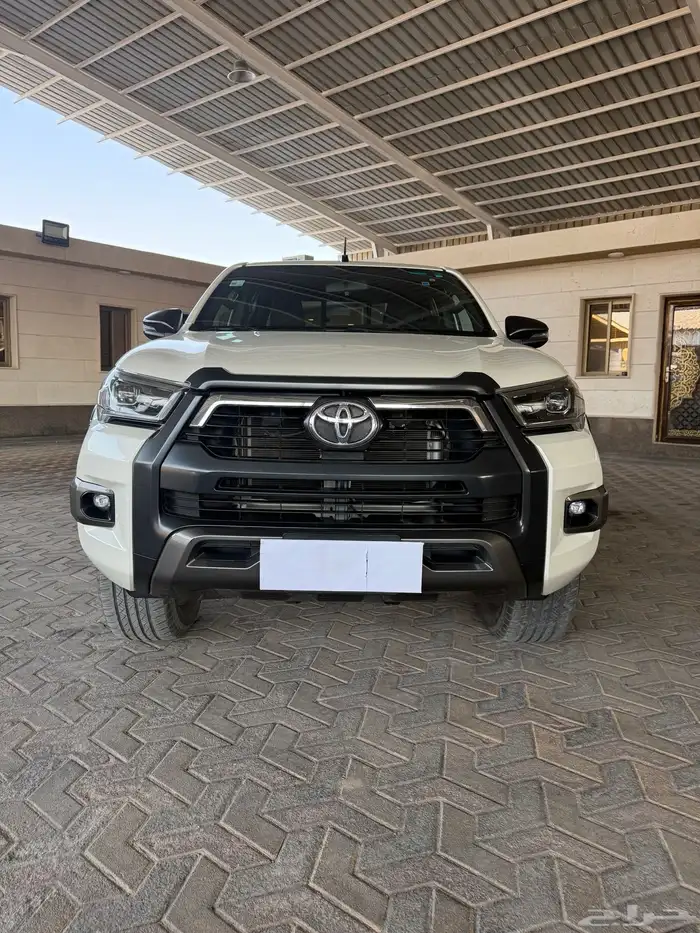 تويوتا هايلوكس دفنشر 6 سلندر موديل 2021 1