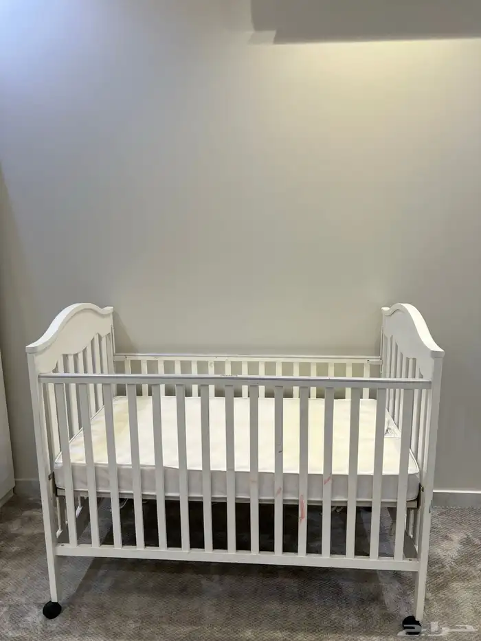 غرفة نوم سرير مع دولاب  سرير طفل استخدام نظيف 3