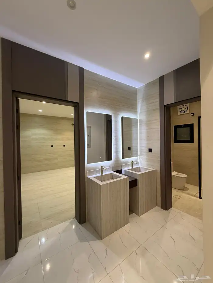 فيلا للبيع حي البشائر مساحة 450م 8غرف 2مجلس- مقلط 9