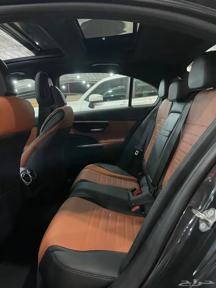 مرسيدس C300 موديل 2023 فل كامل 14