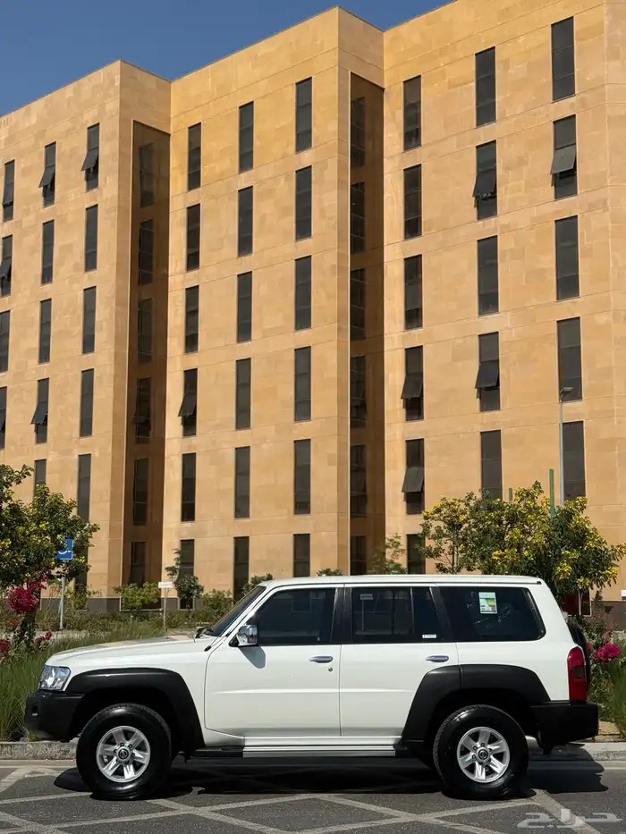 للبيع باترول فتك المديل 2020 عداد 100 2