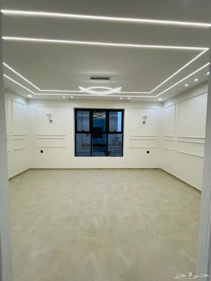 للبيع شقق علوي مع سطح خاص بحي الضيافة غرب الخميس 8