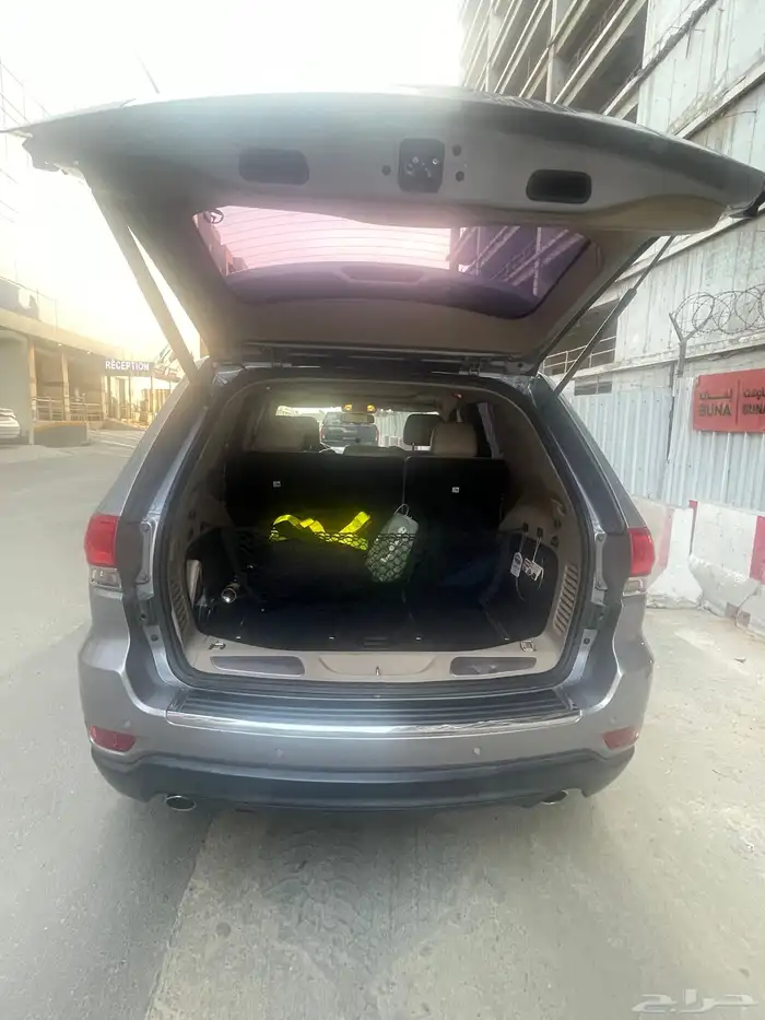 جيب جراند شيروكي Limited 12