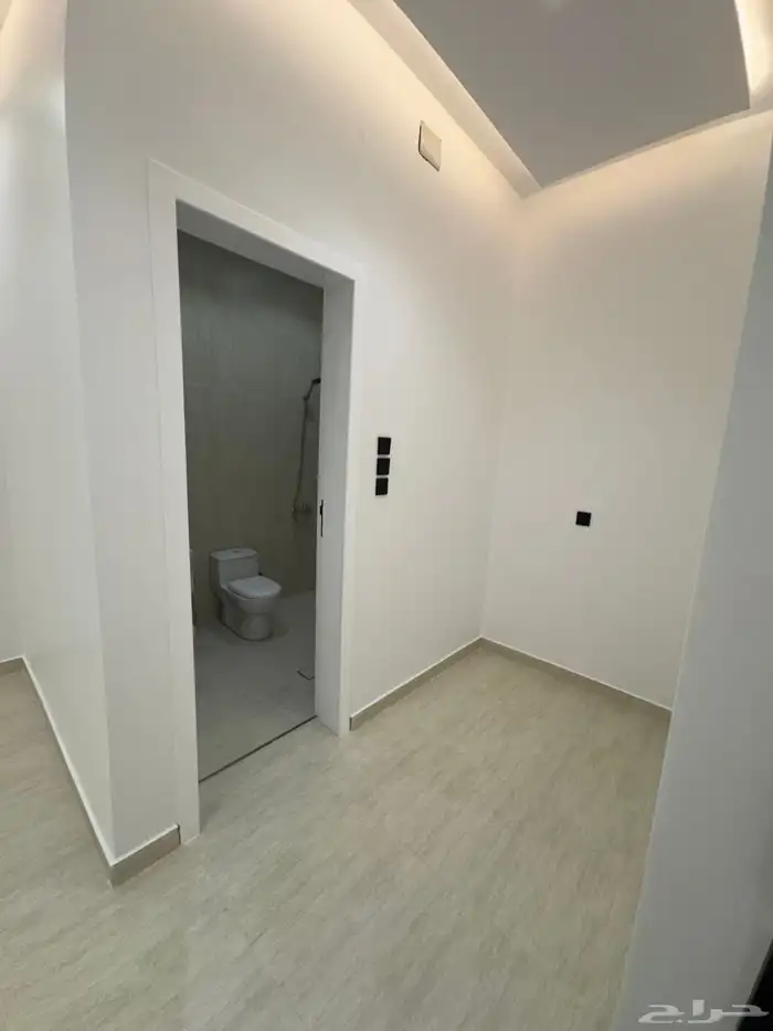 للبيع بأحد رفيده روف علوي دور ثاني مع ملحق مدخل مستقل 20