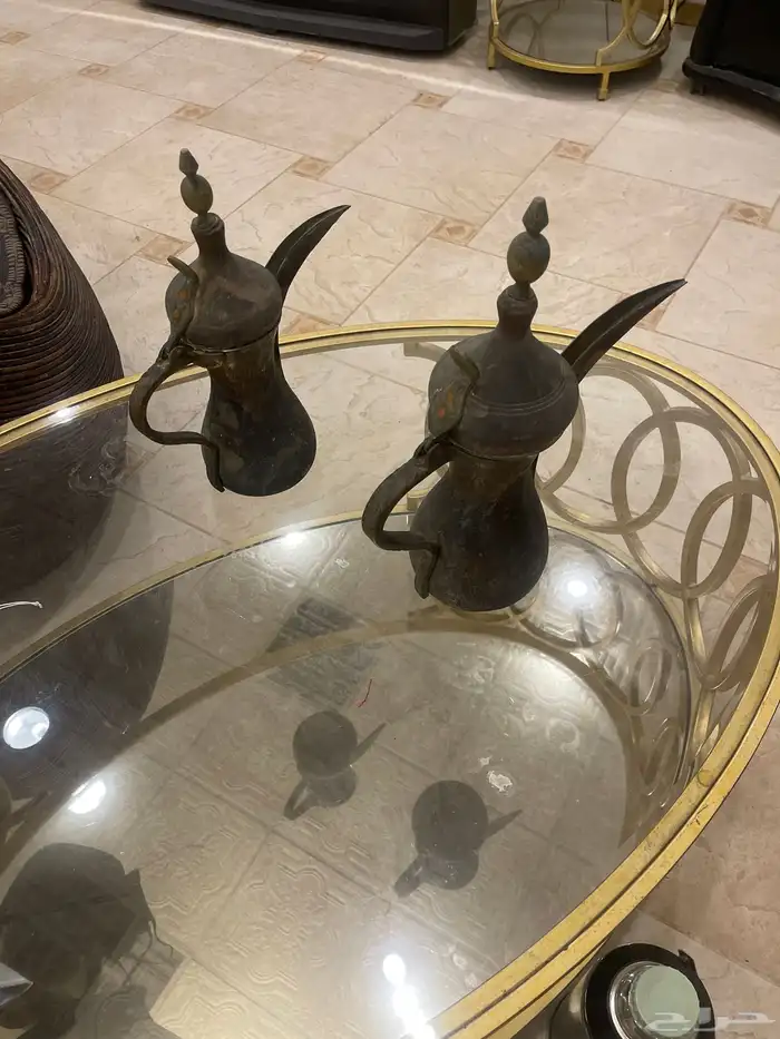 دلال وراثه من اب لجد يعني عمرها لا يقل عن 70سنه اواكثر ممكن 0