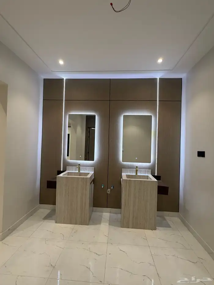 فيلا للبيع حي البشائر مساحة 450م 8غرف 2مجلس- مقلط 5