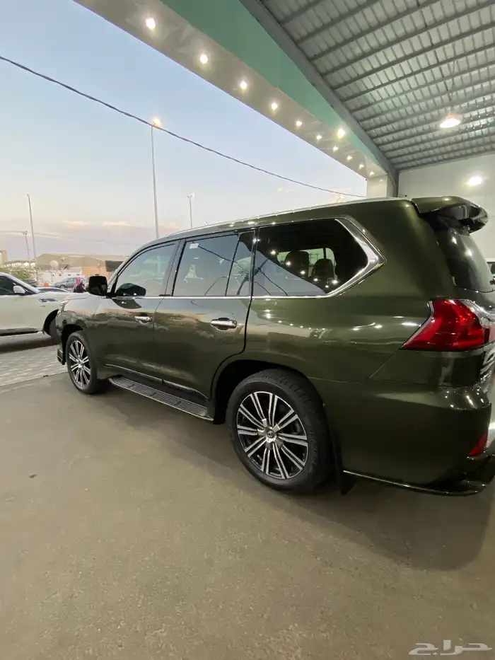 لكزس LX 570 2021 ممشى قليل 10