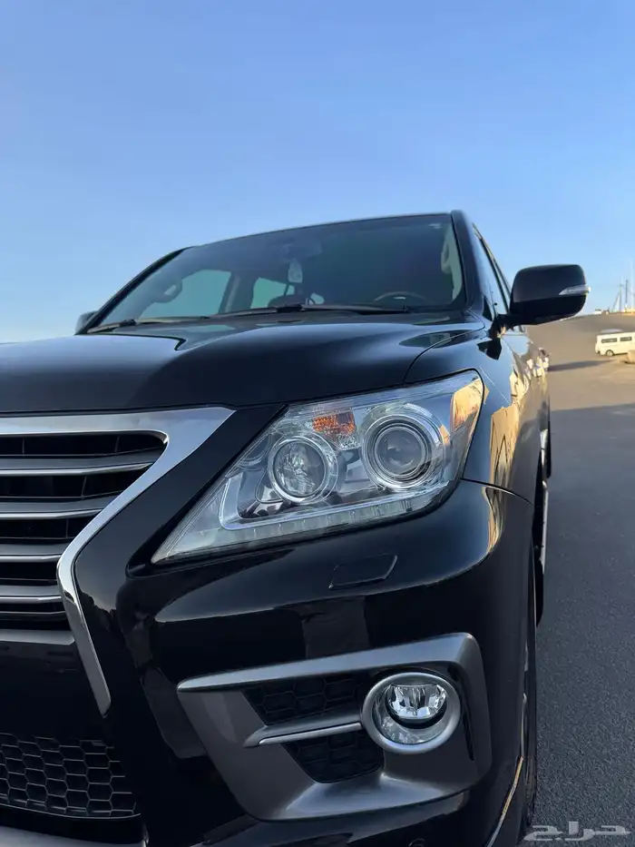 لكزس 2015 اسود عداد قليل 6