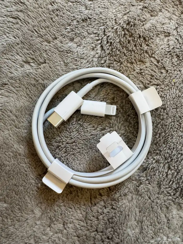 سلك شاحن ايفون 14 جديد لم يستخدم اصلي للبيع 0