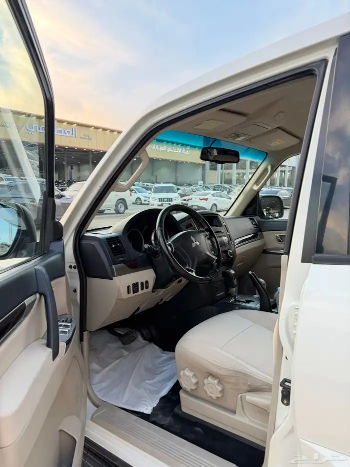 ميتسوبيشي باجيرو 4