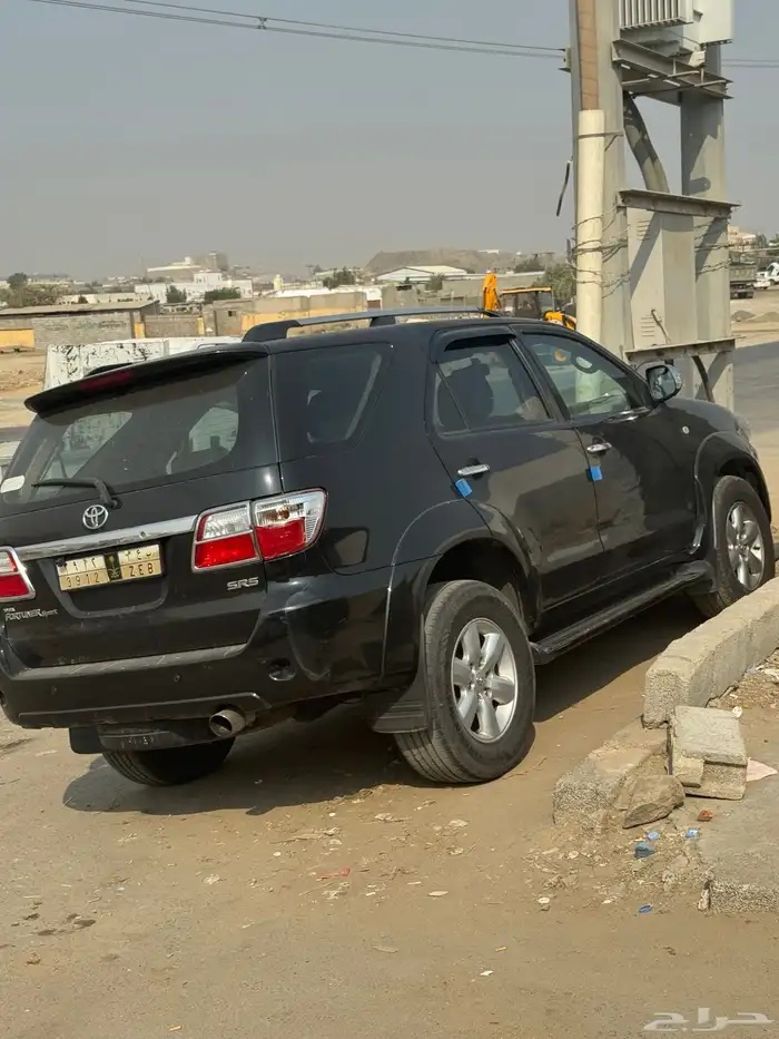 تويوتا فورتشنر 2009  فول كامل دبل ستة سلندر6 3