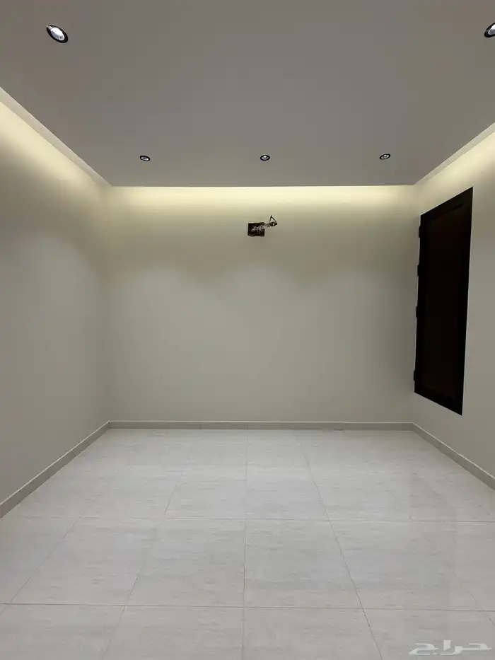 للبيع ارواف علويه وشقق ارضيه ببايكة سيارة ف احد رفيده 10