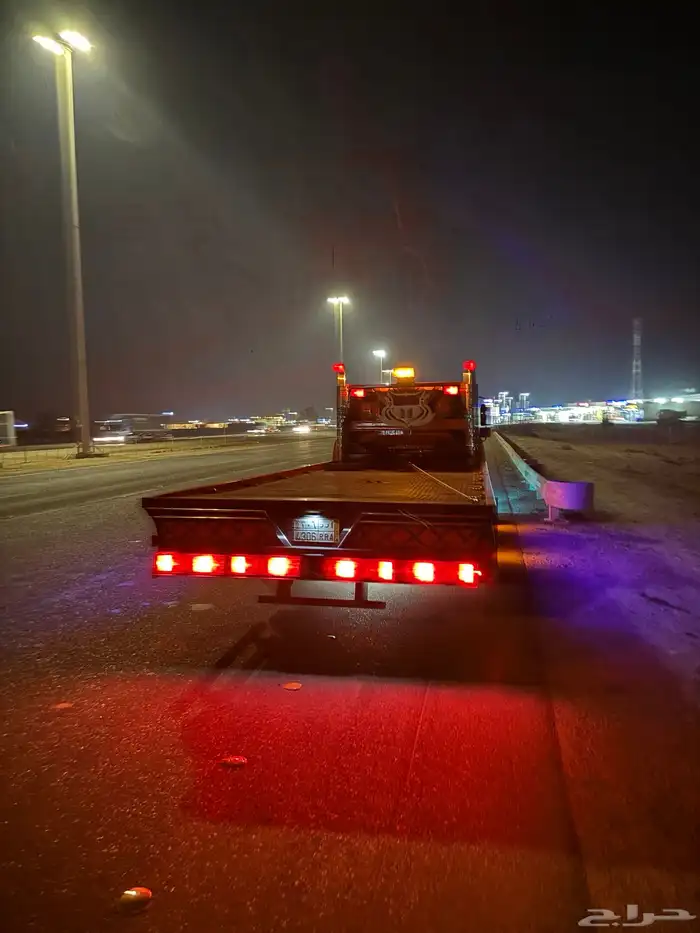 سطحة هيدروليك مع عجلات بالمدينه 1