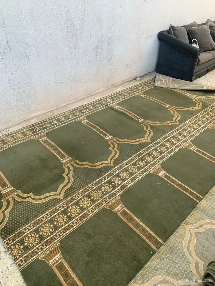 فرش مسجد نضيف ولا فيه شي 4في4 2