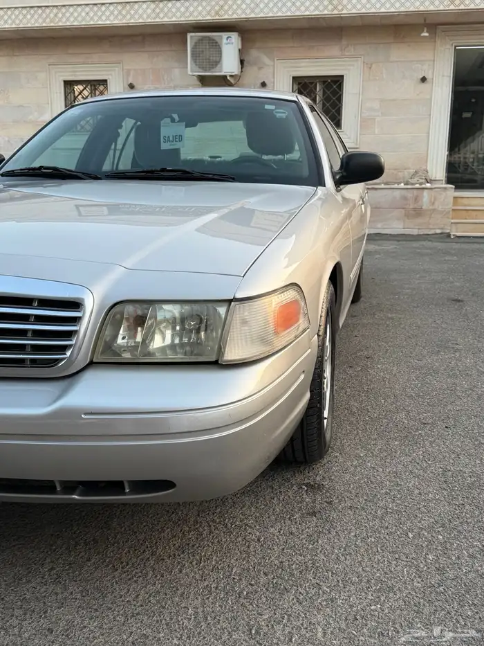 للبيع فورد فكتوريا 2011 نظيف شرط 3