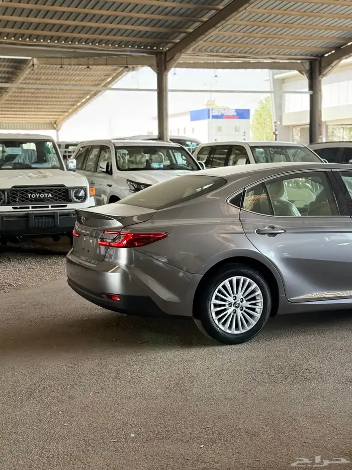 للبيع كامري 2025 LE اصفار وكاله عبداللطيف جميل 6