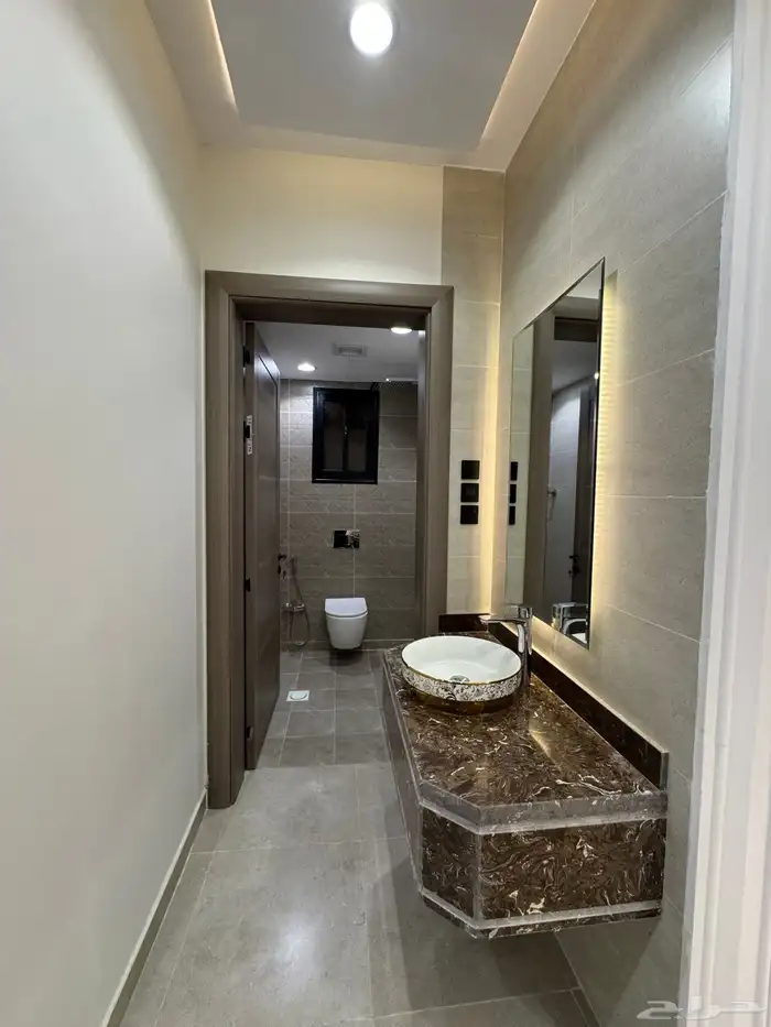 للبيع شقق تمليك علوي بسطح خاص ومصعد شغال بالاسكان شارع 25 م 14