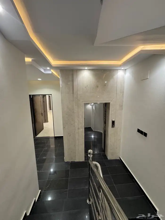 للبيع شقق تمليك علوي بسطح خاص ومصعد شغال بالاسكان شارع 25 م 1