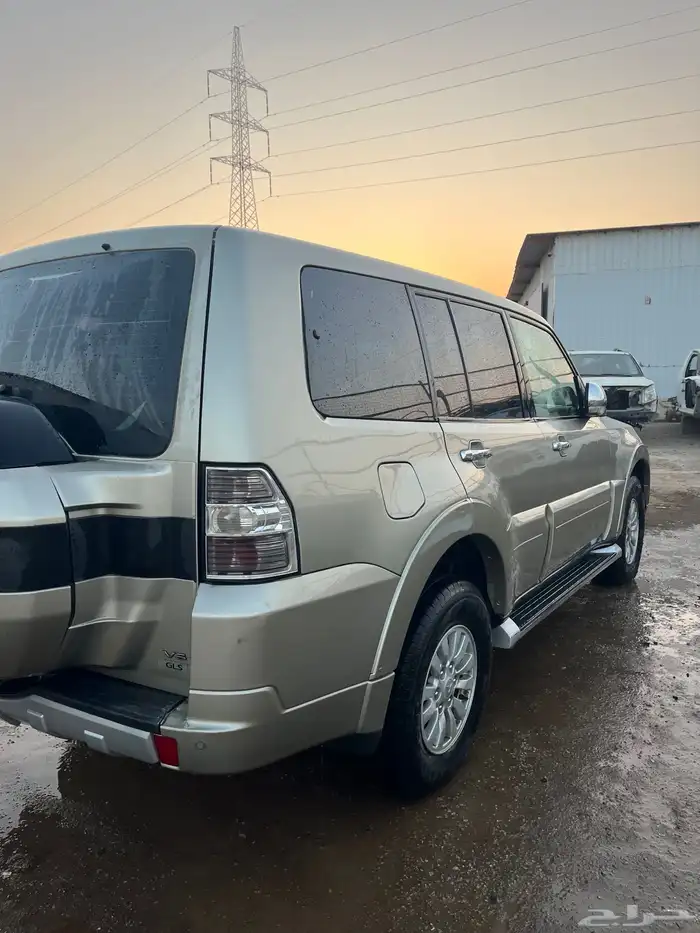 ميتسوبيشي باجيرو 2015 مصدوم قطع غيار فقط 8