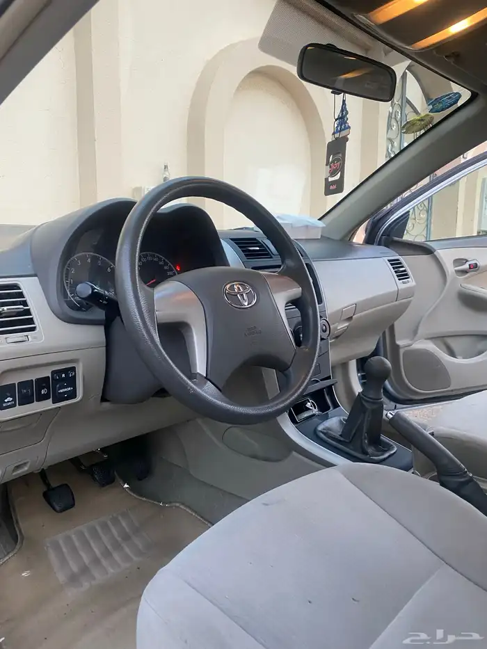 ( تم البيع )كورولا 2009 مخزن 72 الف كيلو قير عايدي 12