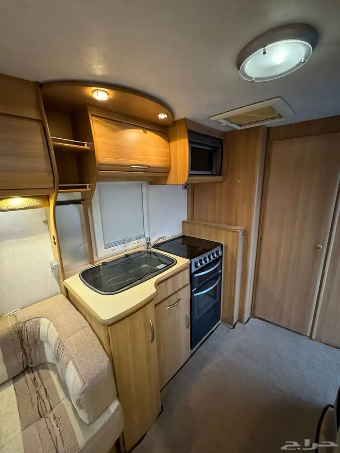 كرفان اوربي 5 متر ونص ( نظيف جدا ) 24