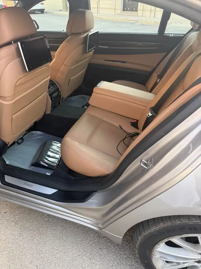 سيارة بي ام دبليوBMW 3