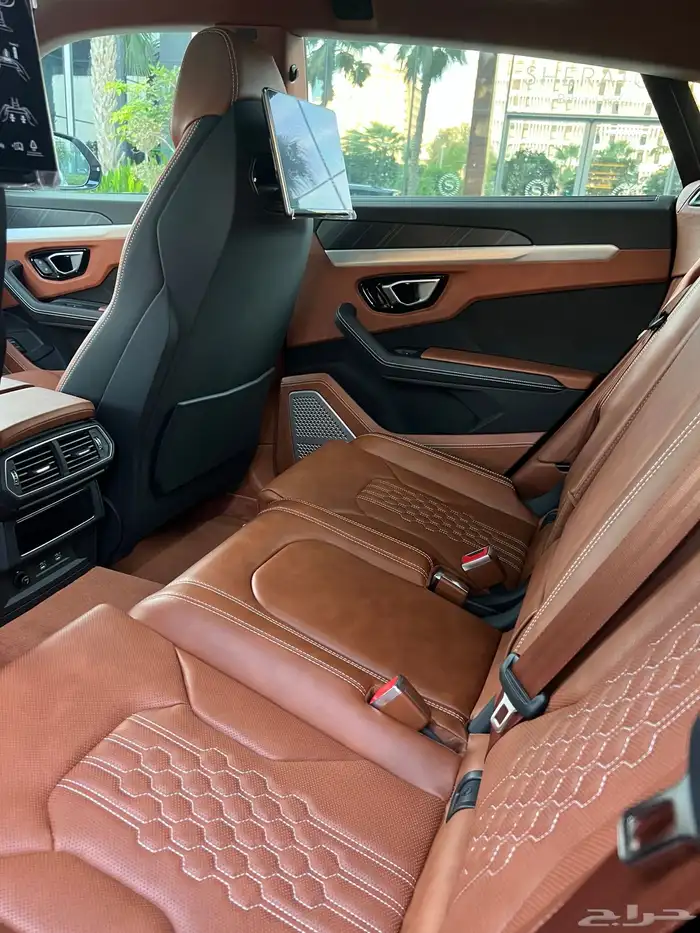 لمبرجيني اوروس S عداد 4 الاف صيانة 5 سنوات إضافية مجانا 64