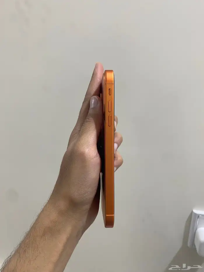 (تم البيع) ايفون 11 مرهم 17 برو برتقالي 128 قيقا 4