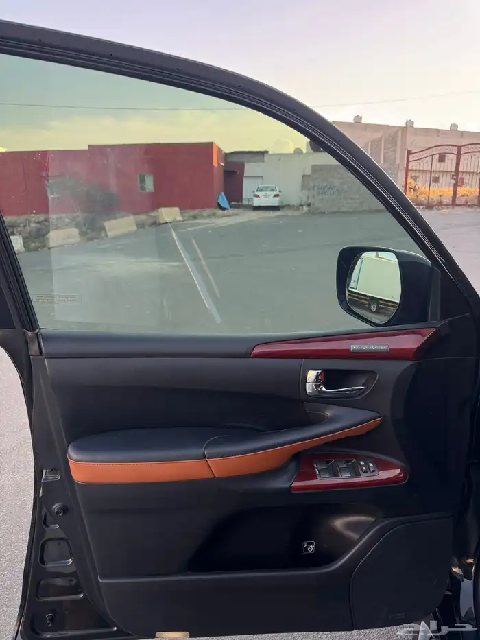 لكزس 2015 اسود عداد قليل 15