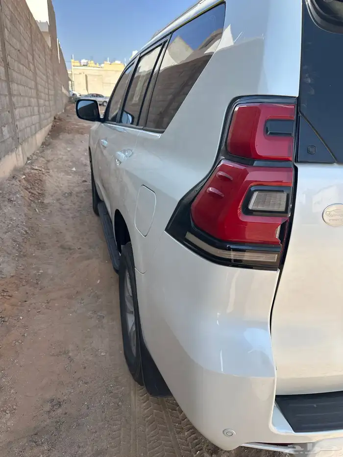 للبيع جيب برادو ديزل ابيض مديل 2021سعودي ماشي 224 1