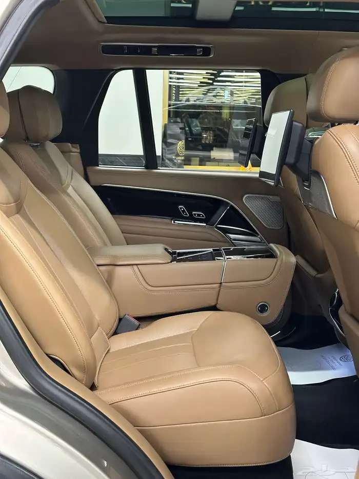 رنج روفر اوتوبيوجرفي 2023 16