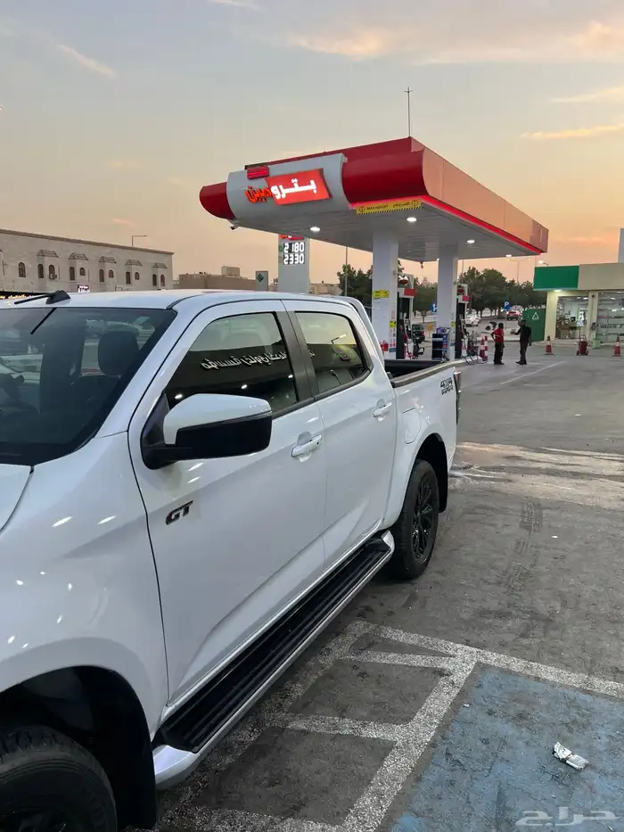 للبيع ايسوزو 2025 3