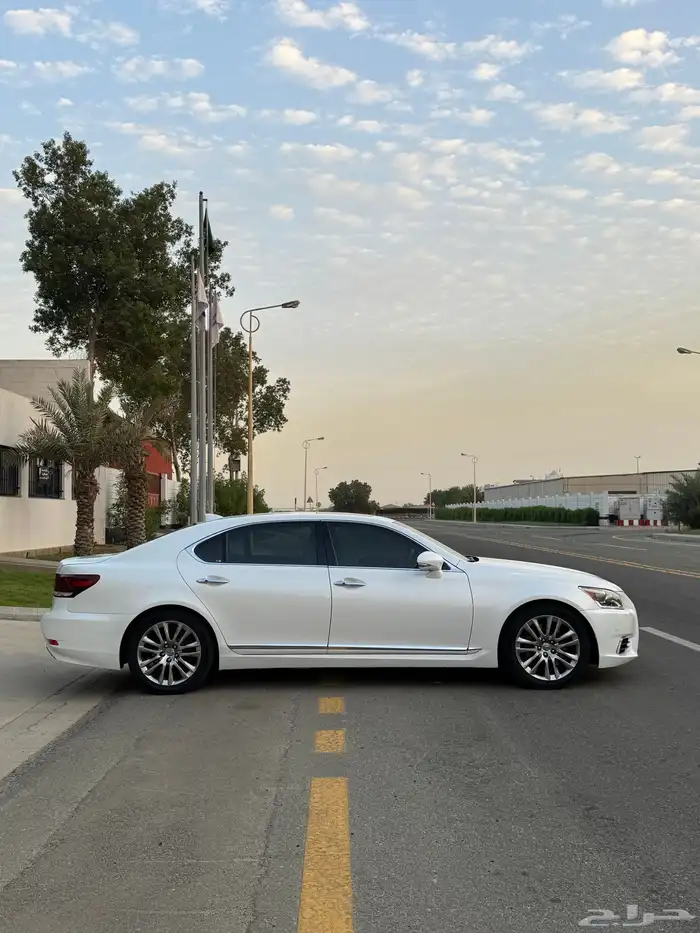 لكزس LS460L 2015 4