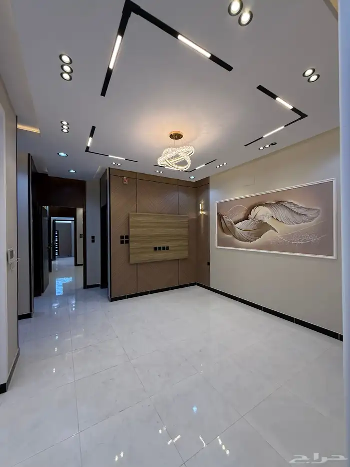 للبيع شقه دور ارضى بحوش بموقع مكتمل الخدمات بحى الموسى 22