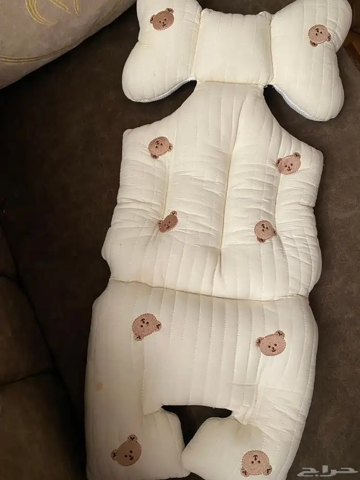 وسادة او مسند لعربية اطفال نظييف للبيع المستعجل 0