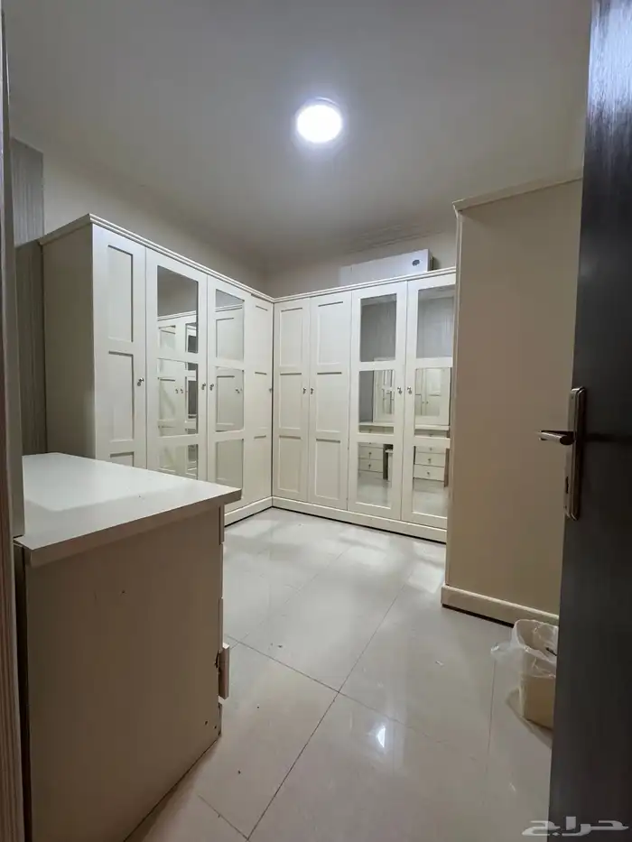 شقة مؤثثه للايجار في الملقا 9