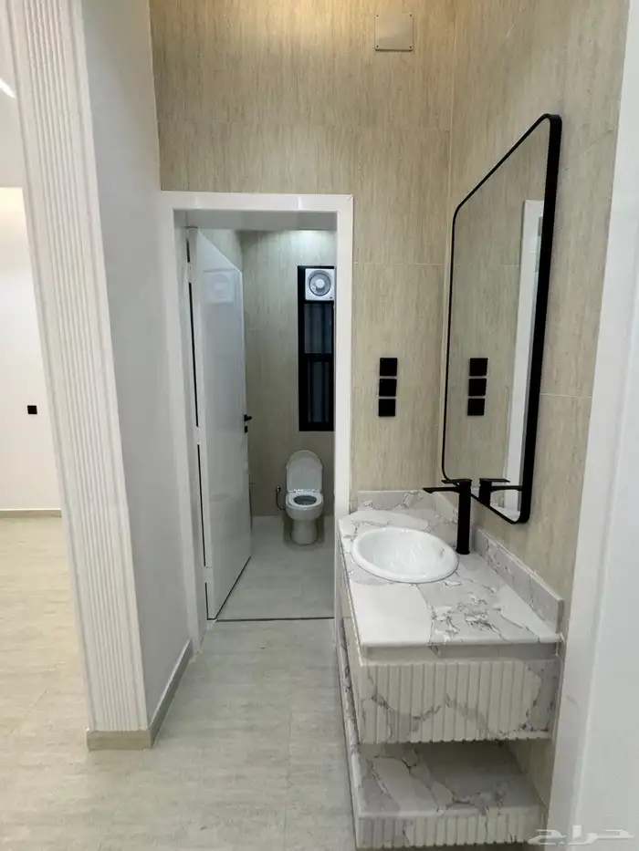 للبيع بأحد رفيده روف علوي دور ثاني مع ملحق مدخل مستقل 4