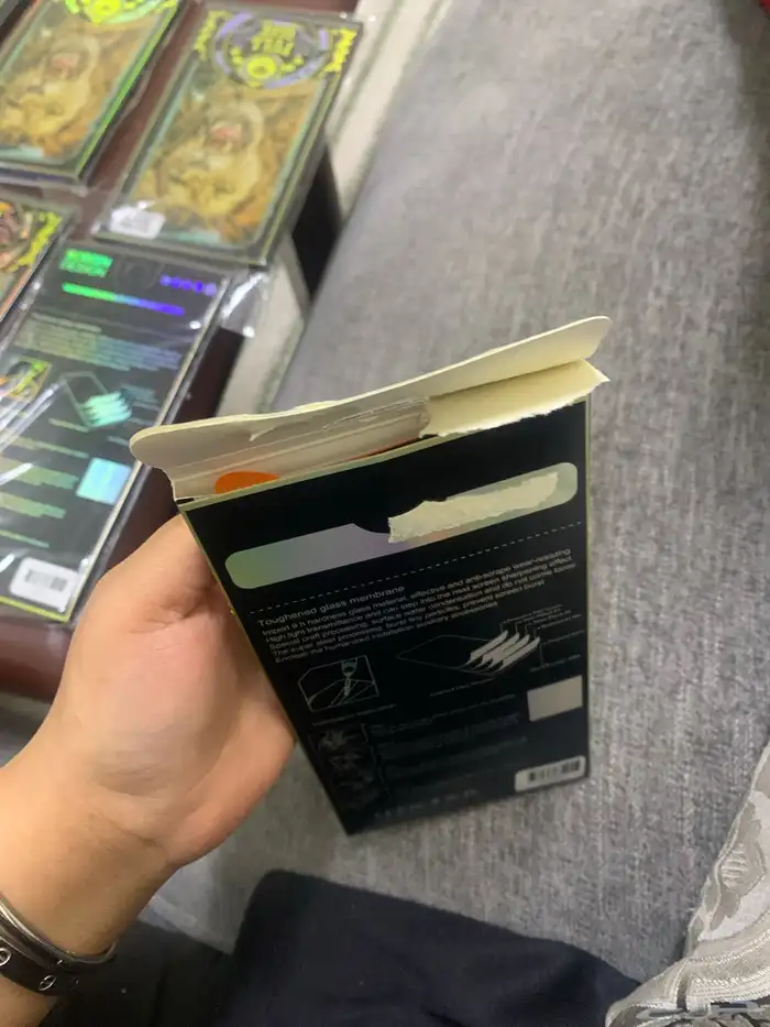 شاشه حمايه فيه مفتوح 7 حبات بس جديد والمسكرين ثمن حبات 2