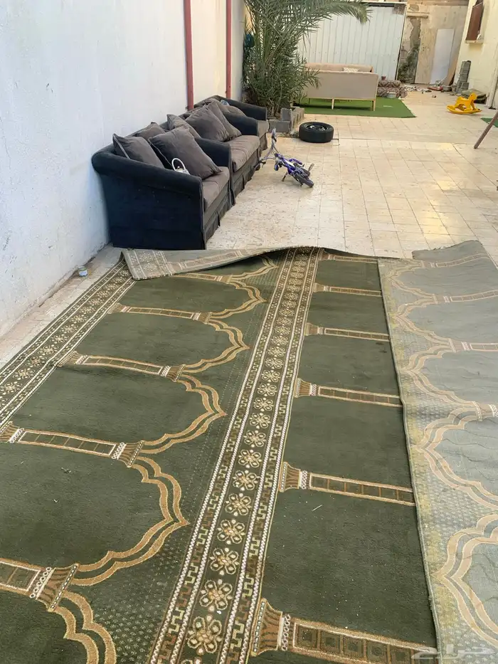فرش مسجد نضيف ولا فيه شي 4في4 3