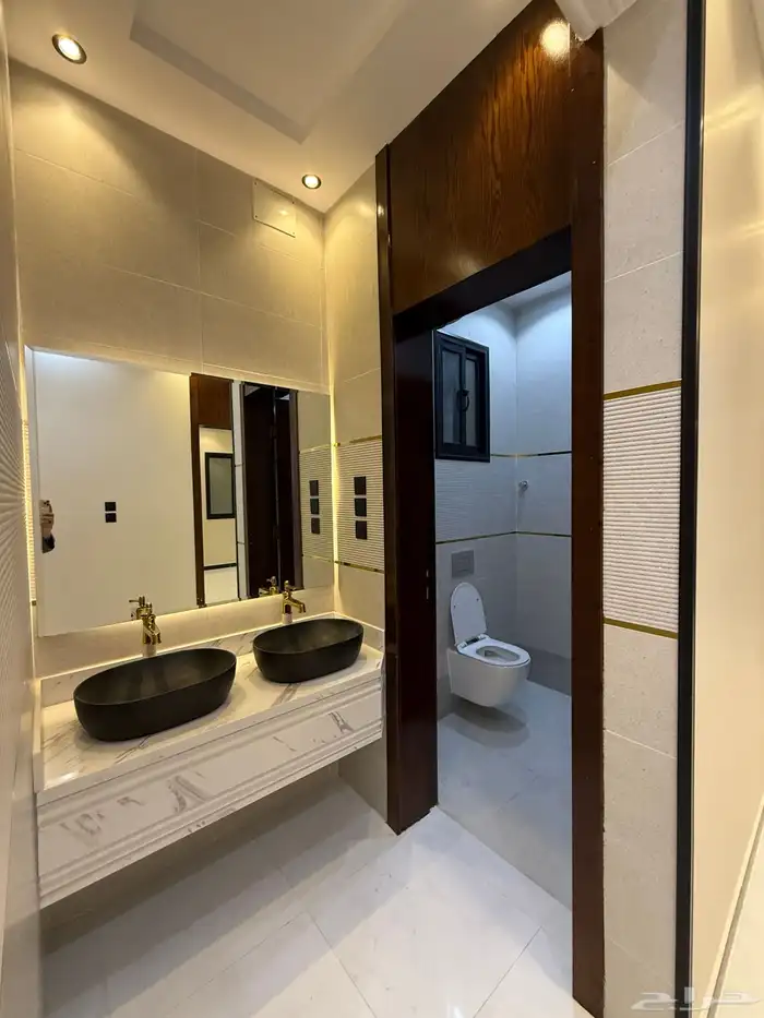 للبيع شقه دور ارضى بحوش بموقع مكتمل الخدمات بحى الموسى 18